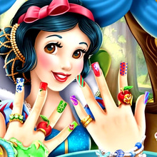 Play Snow White Nails Online