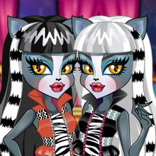 Play Monster High Ear Doctor Online